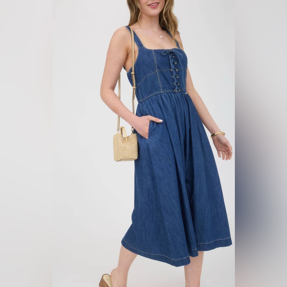 Lace Up Sleeveless Midi Dress